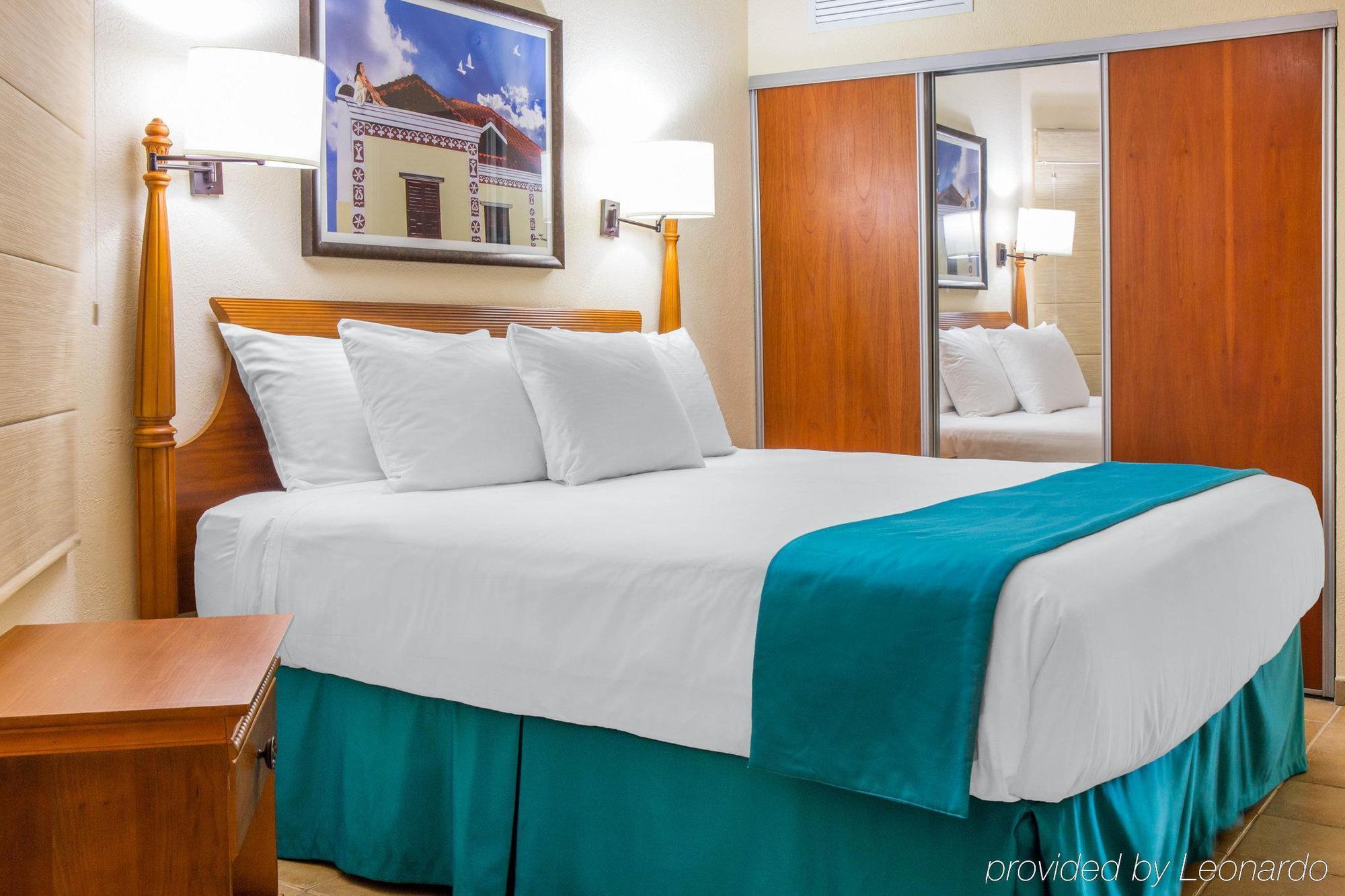 Bluegreen Vacations La Cabana Resort, An Ascend Collection Palm Beach Exterior photo
