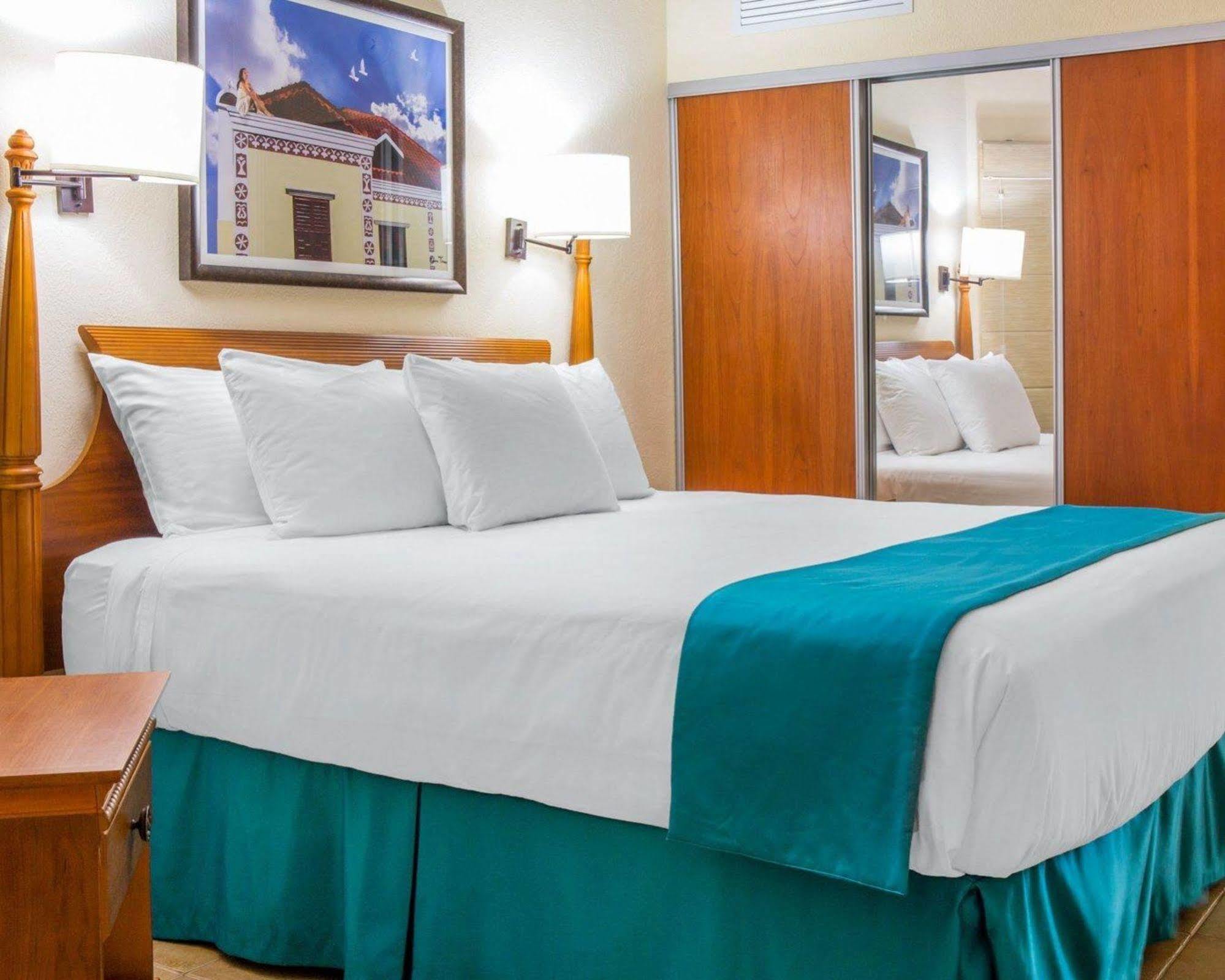 Bluegreen Vacations La Cabana Resort, An Ascend Collection Palm Beach Exterior photo